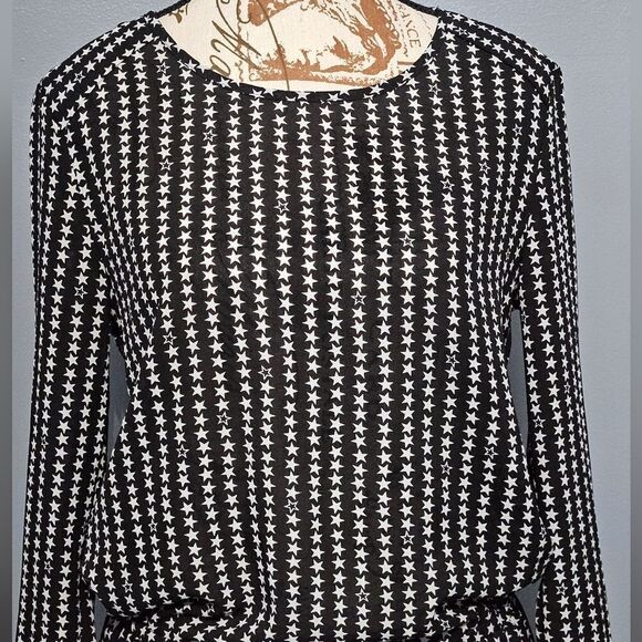 🔥H&M black dress with tiny stars. So pretty. EUC, Oversized size 6. - Picture 3 of 9